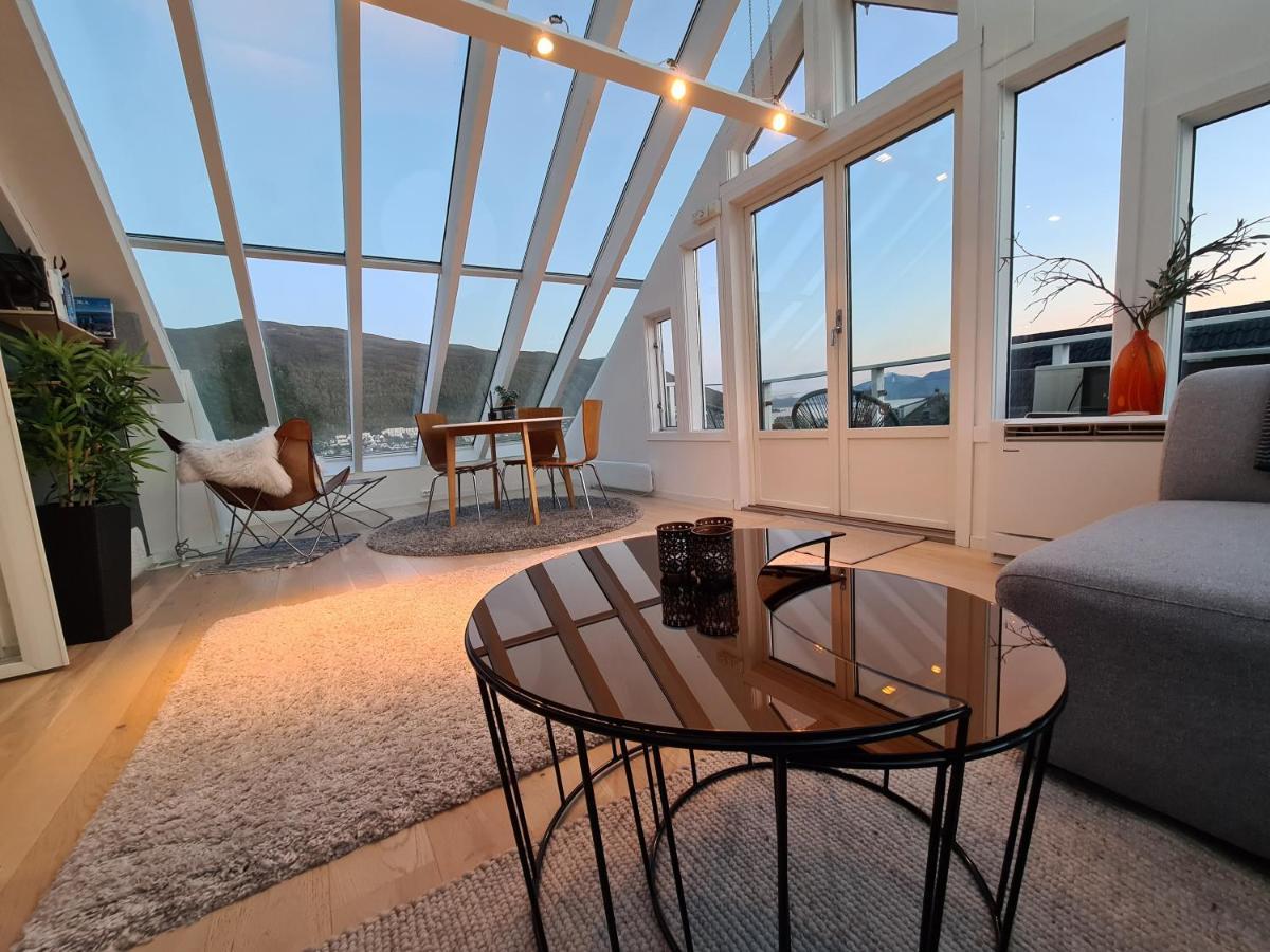 Glass Roof Private Loft In Appartement Tromsø